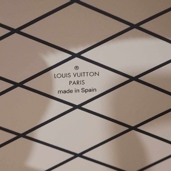 LOUIS VUITTON
2023 Monogram Reverse Mini Boite Chapeau - Picture 6 of 13